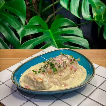 Chicken with ham and cream sauce