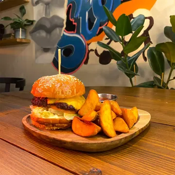 Grafika Burger with fries/Mexican potatoes
