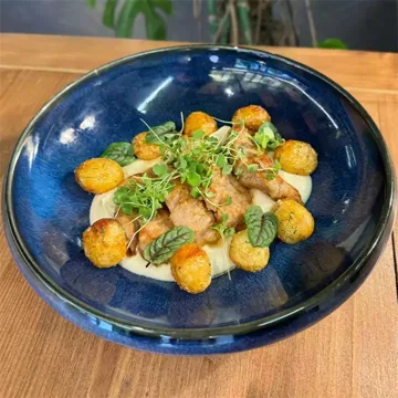 Veal with new potatoes and pearl puree